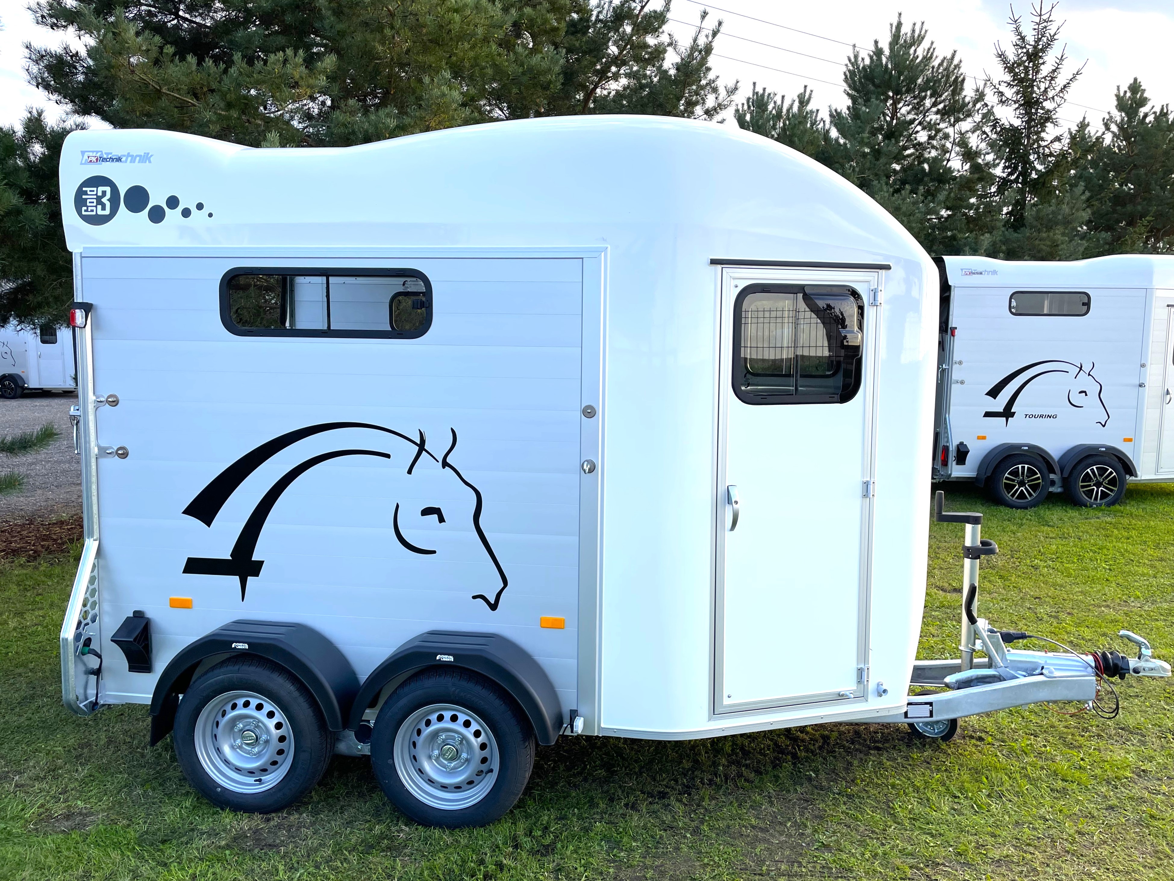 Přívěs pro koně Cheval Liberte Gold 3 bílý 2